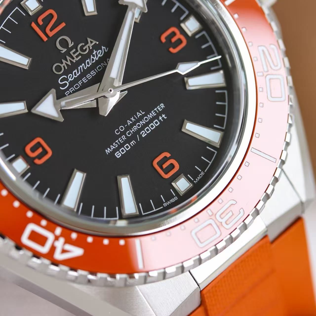 Omega Seamaster Ocean Universe 600m Automatik untuk Lelaki Orange Rubber Band Dive Watch 图 5