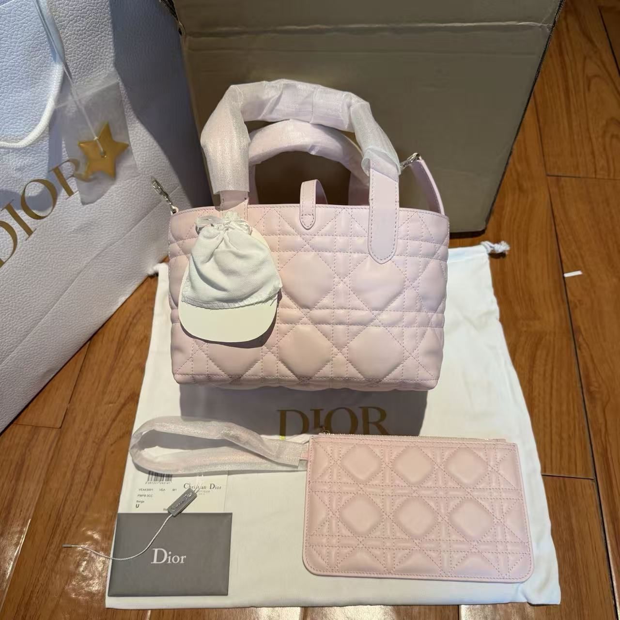 Dior Toujours rattan tote bag in pink cowhide with matching small wallet