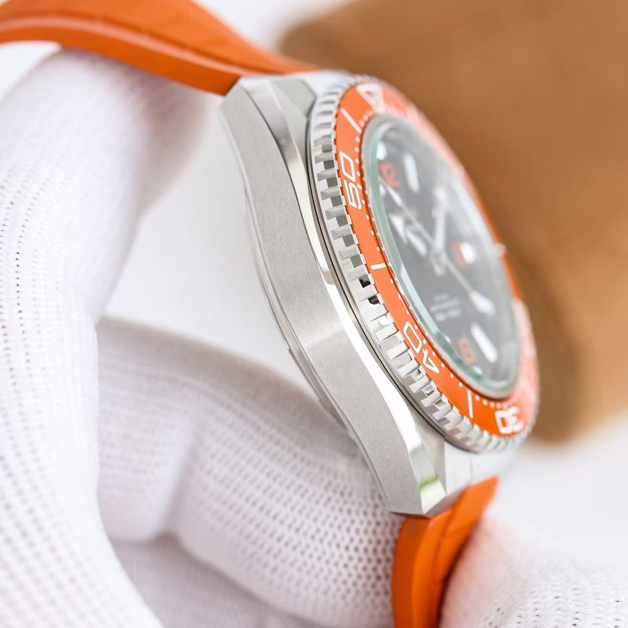 Omega Seamaster Ocean Universe 600m Automatik untuk Lelaki Orange Rubber Band Dive Watch 图 7