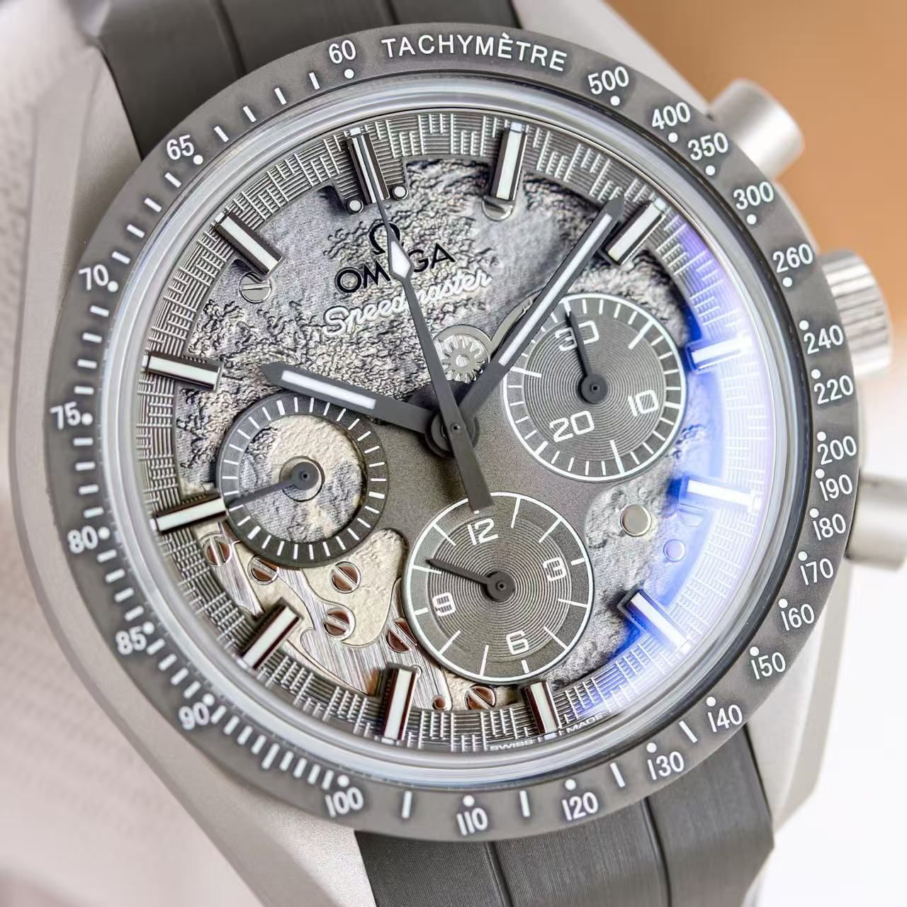 Omega Speedmaster Lunar Meteorite Disc Lelaki Automatik Chronograph Grey Rubber Band Speedometer Watch 图 4