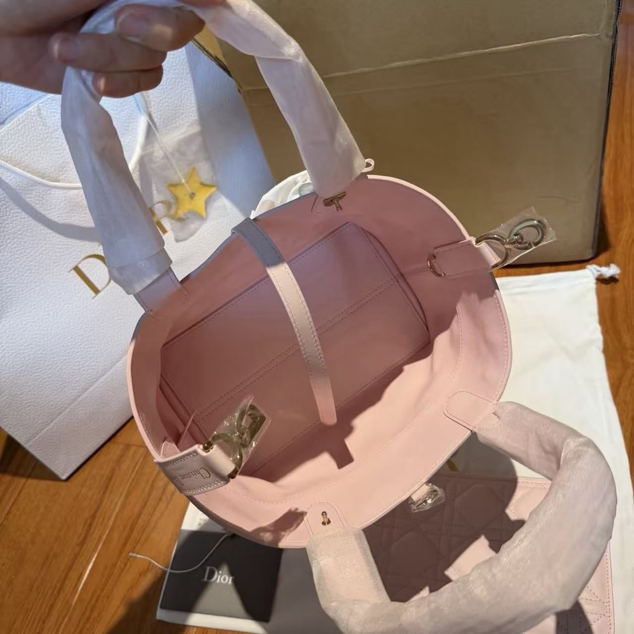 Dior Toujours rattan tote bag in pink cowhide with matching small wallet 图 5