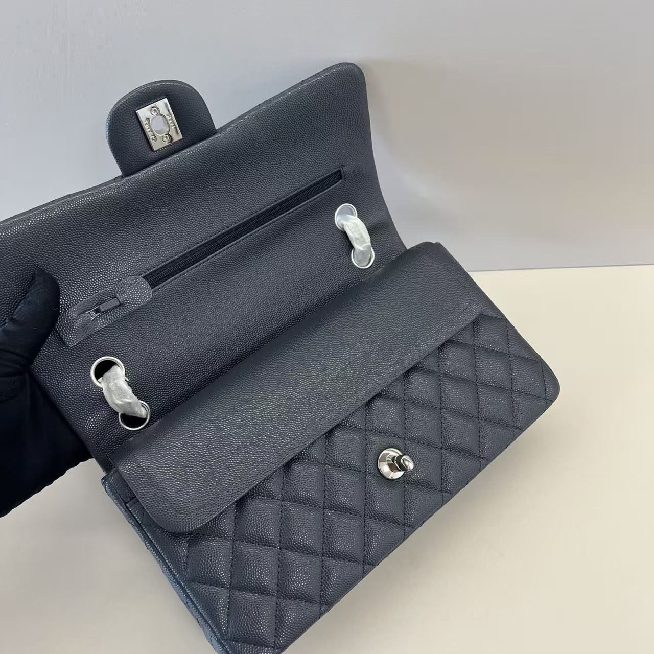 Classic Diamond Plaid Caviar Leather Flap Chain Bag Women's Light Luxury Crossbody Shoulder Bag Commuter Dinner Bag 3 Colors 图 5