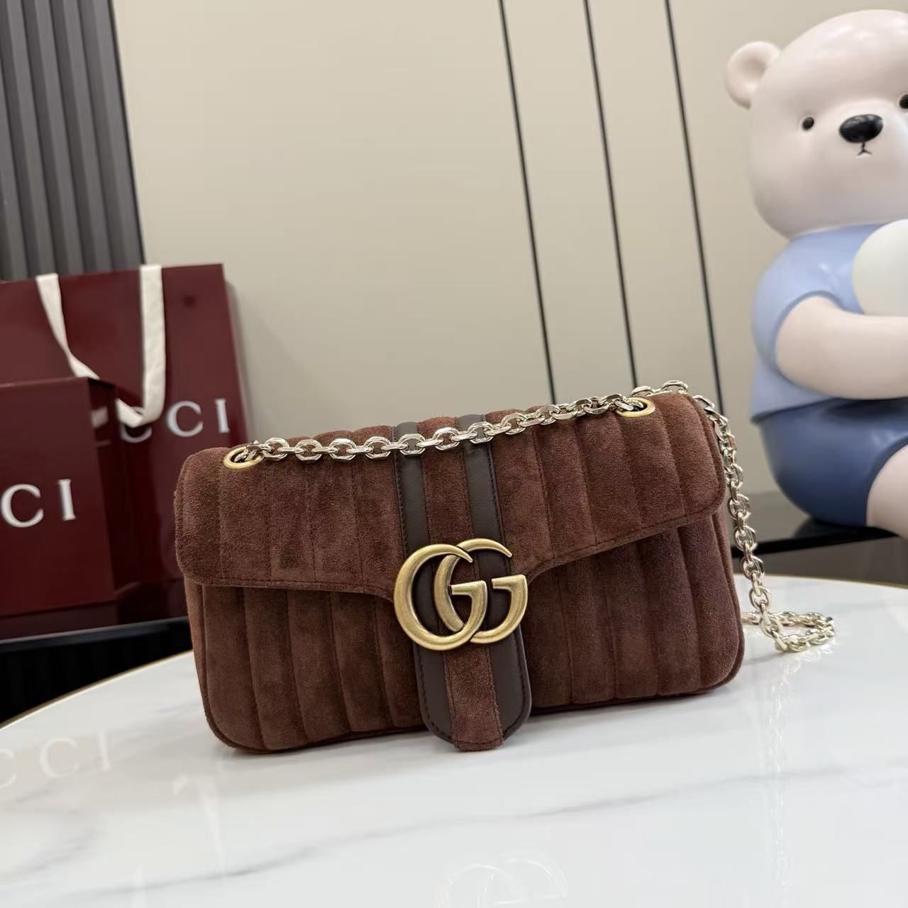 Gucci Spot Womens Suede Chain Bag 2026 New Shoulder Crossbody Bag, Dark Brown & Light Camel Bicolor 图 2