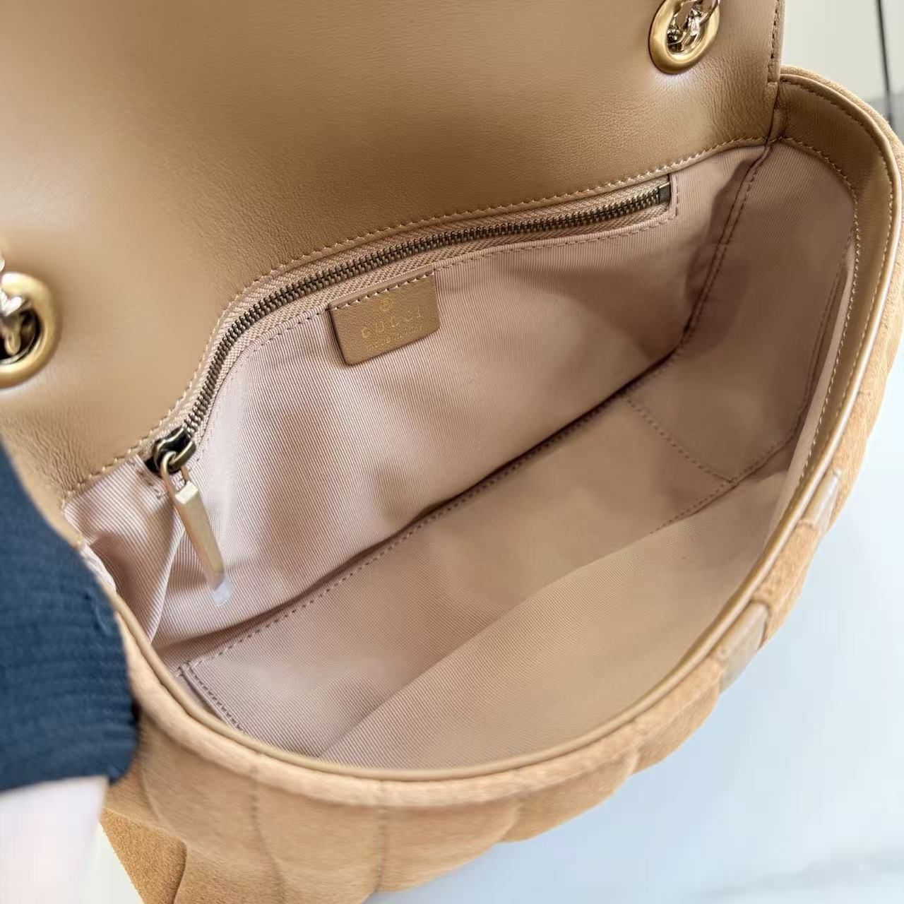 Gucci Spot Womens Suede Chain Bag 2026 New Shoulder Crossbody Bag, Dark Brown & Light Camel Bicolor 图 8