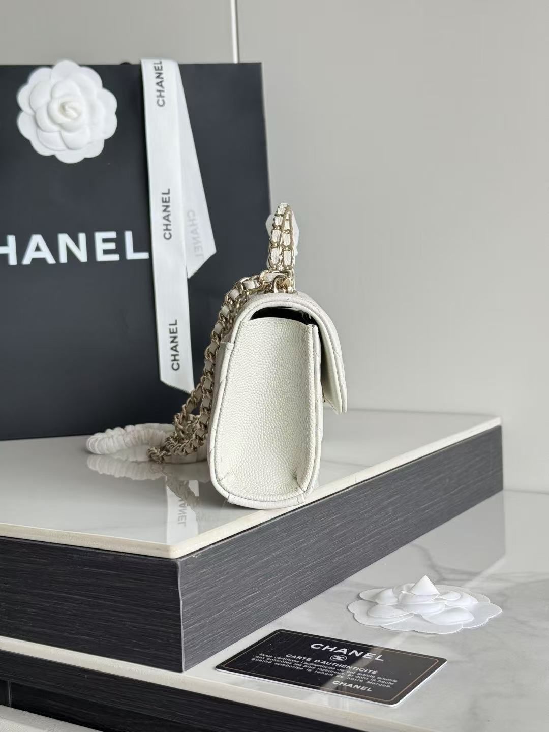 Chanel Rhombus Twist Handle Chain Bag, 5 Colors Available (Black/Baby Blue/Milk White/Milk Tea Rice/Sakura Pink) 图 9