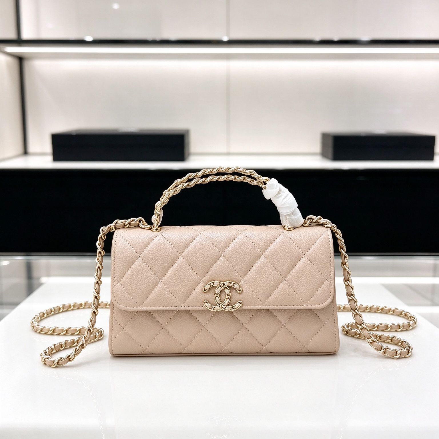 Chanel Rhombus Twist Handle Chain Bag, 5 Colors Available (Black/Baby Blue/Milk White/Milk Tea Rice/Sakura Pink) 图 5