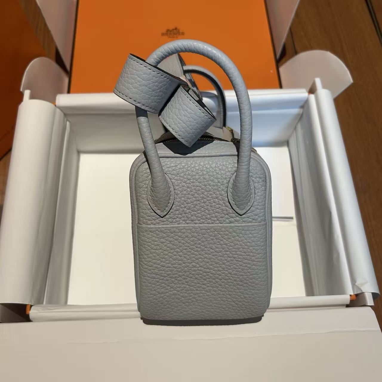 Hermès mini Lindy style lychee small bag smog blue light luxury messenger handbag 图 4